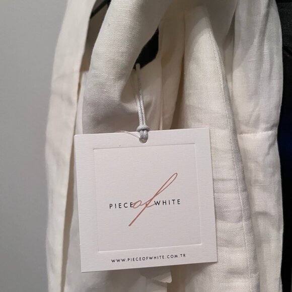 Lya Piece of White Halter Dress in Coconut White Linen - Picture 4 of 6